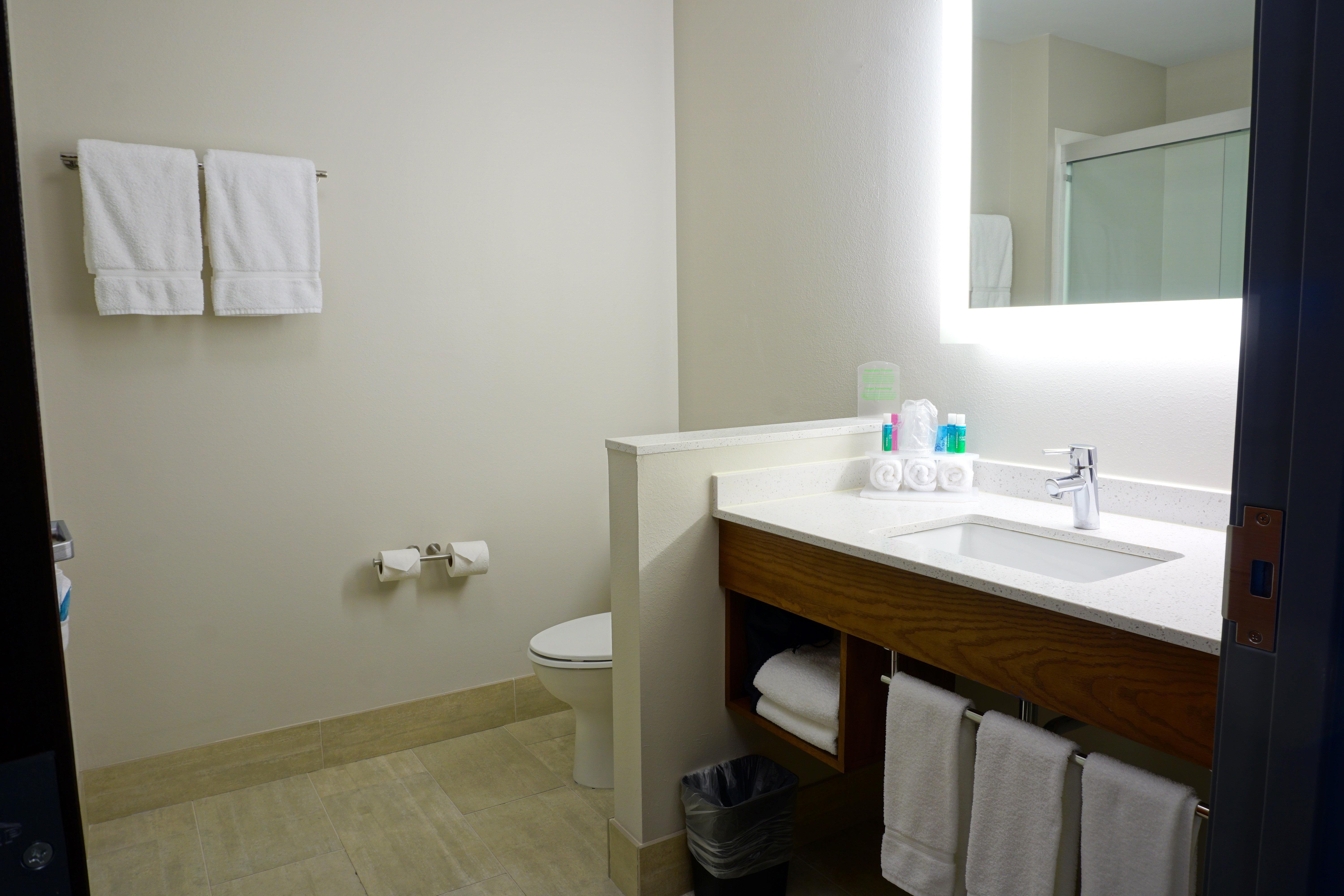 Holiday Inn Express & Suites Omaha - Millard Area By Ihg Bagian luar foto