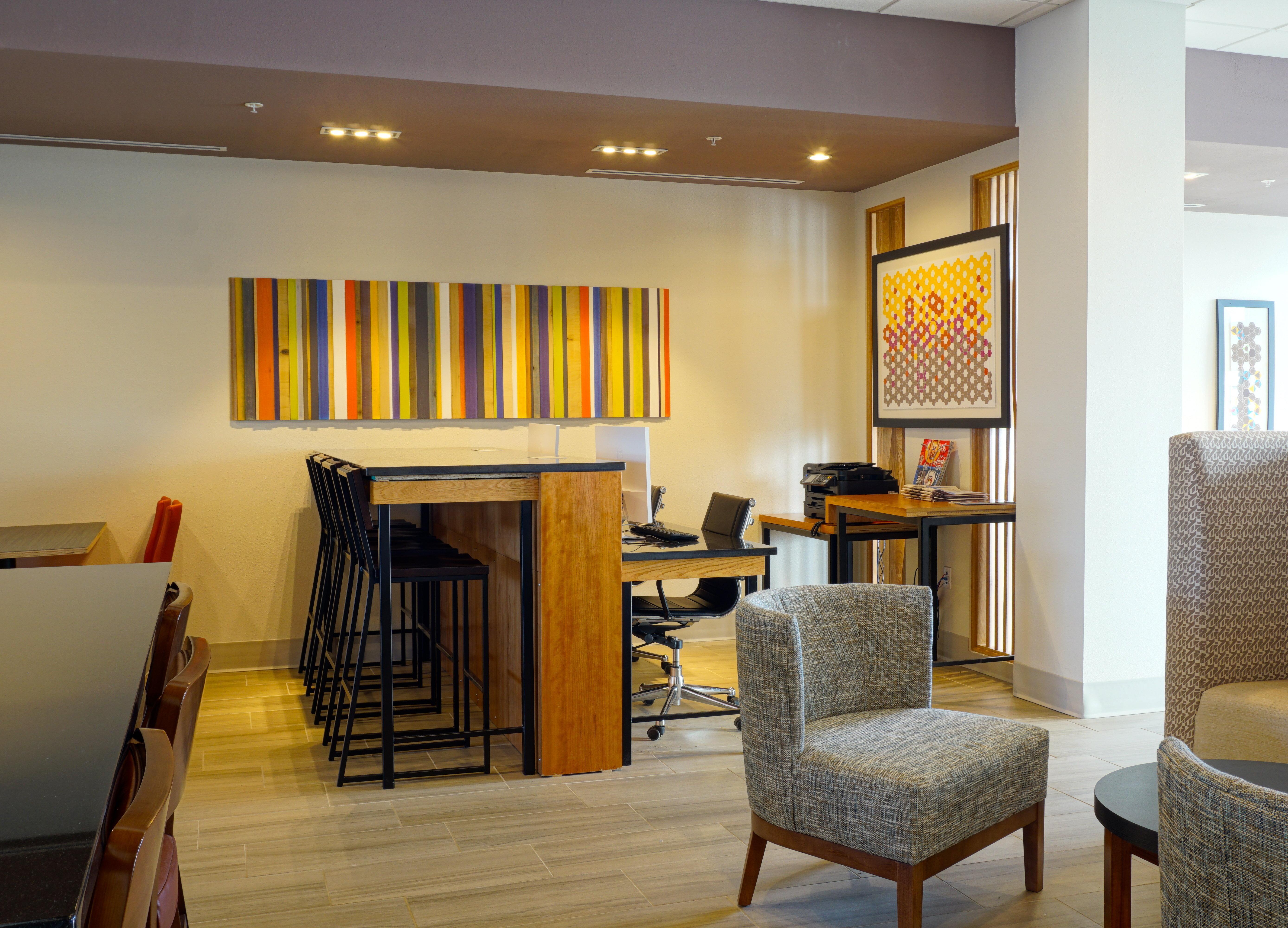 Holiday Inn Express & Suites Omaha - Millard Area By Ihg Bagian luar foto