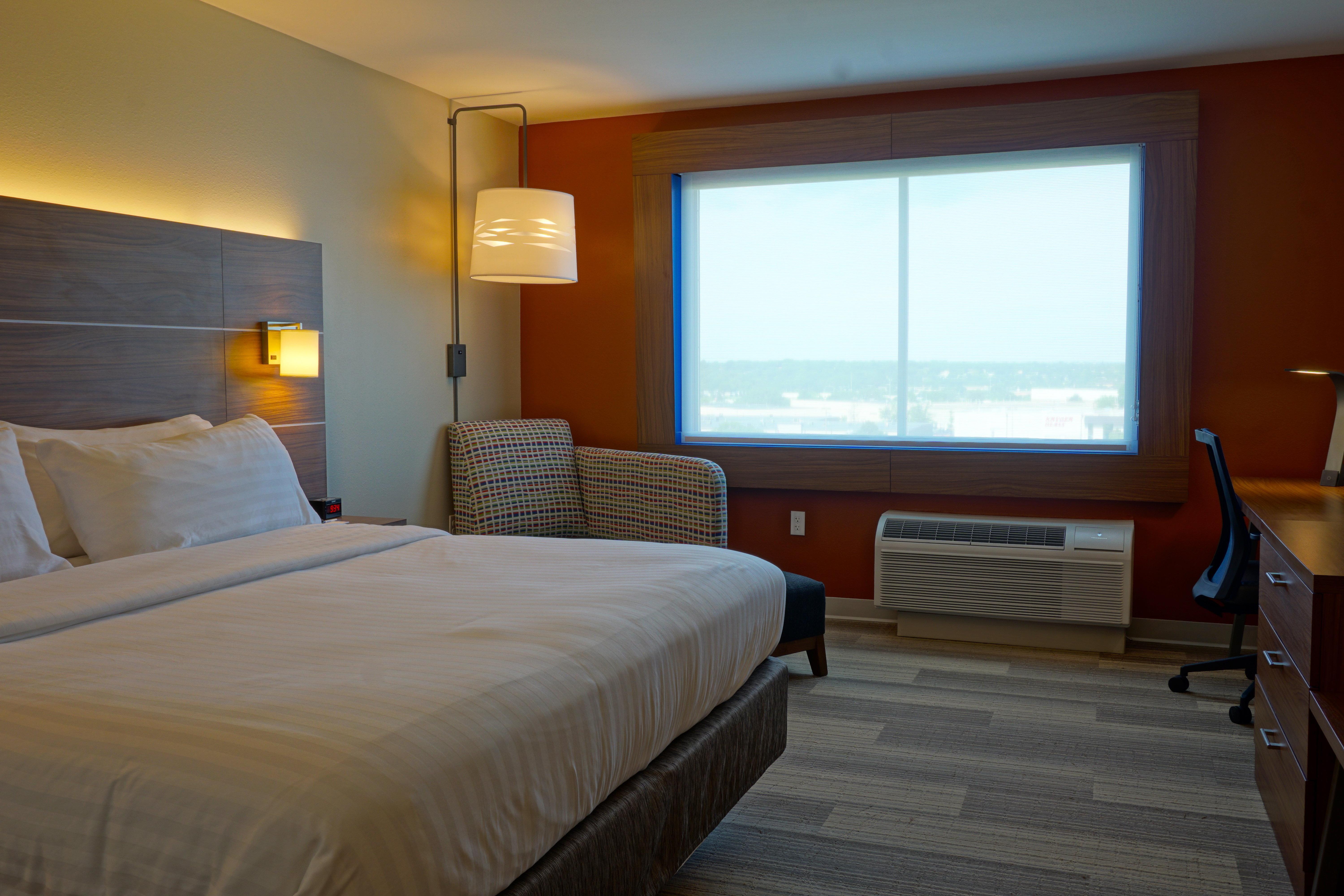 Holiday Inn Express & Suites Omaha - Millard Area By Ihg Bagian luar foto