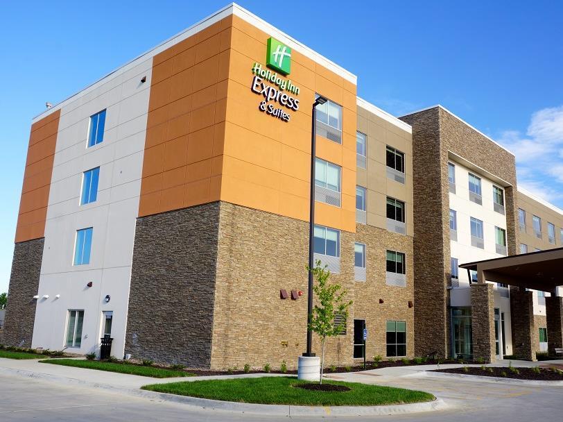 Holiday Inn Express & Suites Omaha - Millard Area By Ihg Bagian luar foto