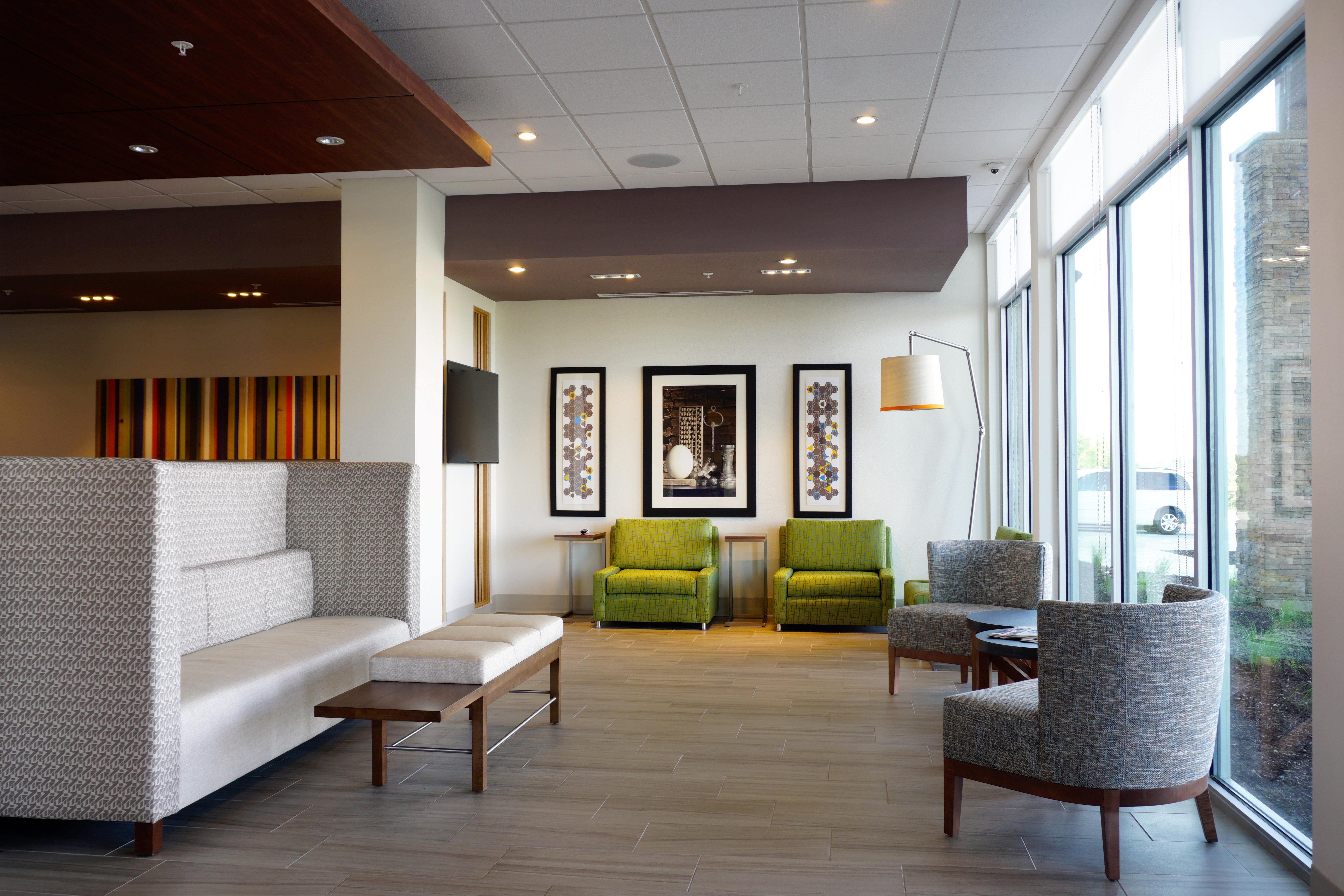 Holiday Inn Express & Suites Omaha - Millard Area By Ihg Bagian luar foto